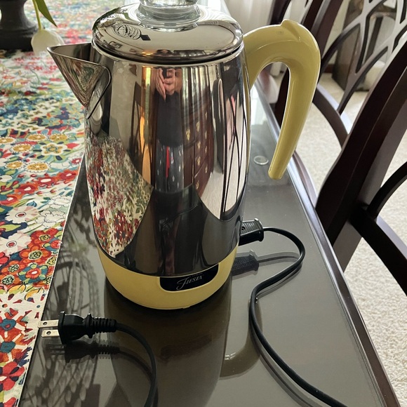 ❤️ EXCELLENT FIESTA COFFEE GO-ALONG 8 Cup ELECTRIC PERCOLATOR YELLOW & CHROME - Picture 9 of 13
